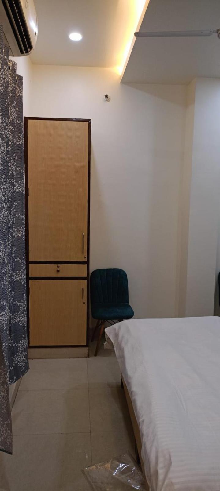 Hotel Saffron Meerut Bagian luar foto
