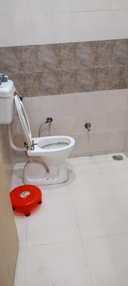 Hotel Saffron Meerut Bagian luar foto