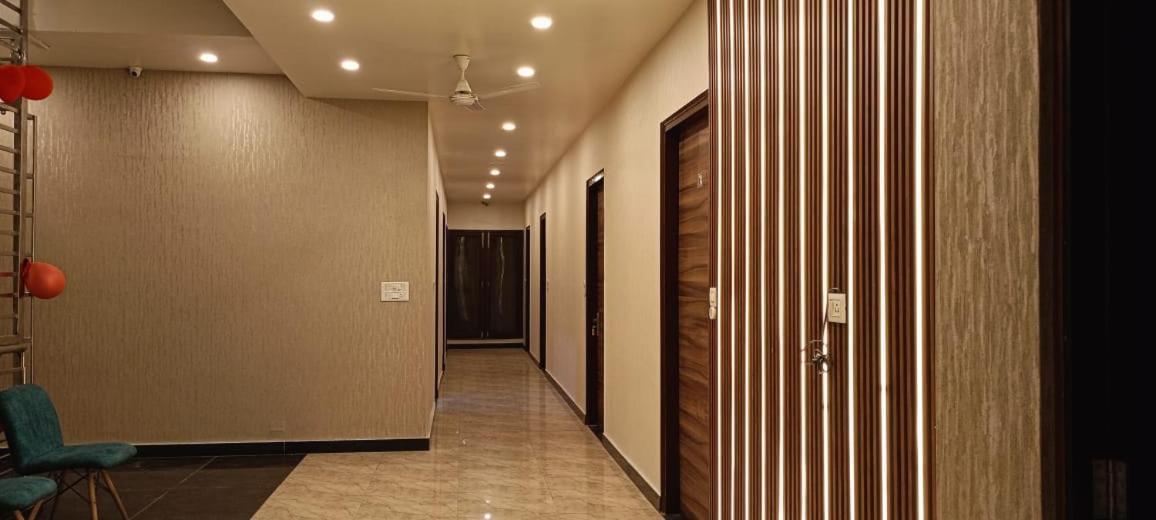 Hotel Saffron Meerut Bagian luar foto