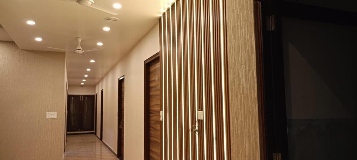 Hotel Saffron Meerut Bagian luar foto